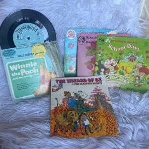 Vintage 1972-1982 Strawberry Shortcake Winnie the Pooh, Wiz ,Record and Book Set